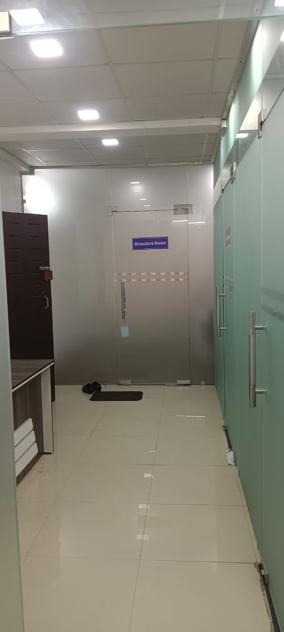 4 BHK Flat in Lucknow