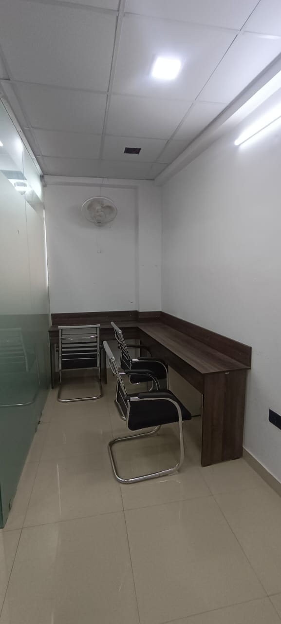 4 BHK Flat in Lucknow